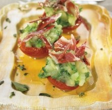 Tomates rellenados de col con jamón