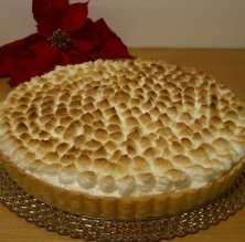 Pastel de merengue y fruta de la pasión