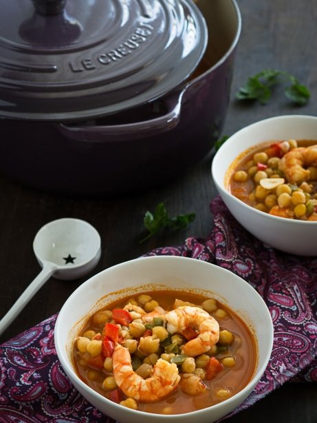 Guiso de garbanzos con langostinos