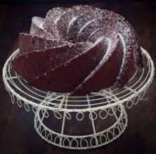 'Bundt cake' de chocolate con leche con caramelo
