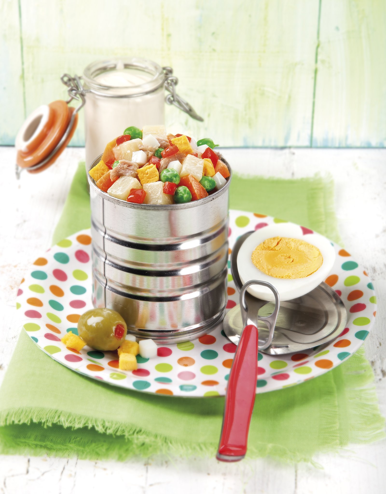 Amanida russa amb tonyina i olives