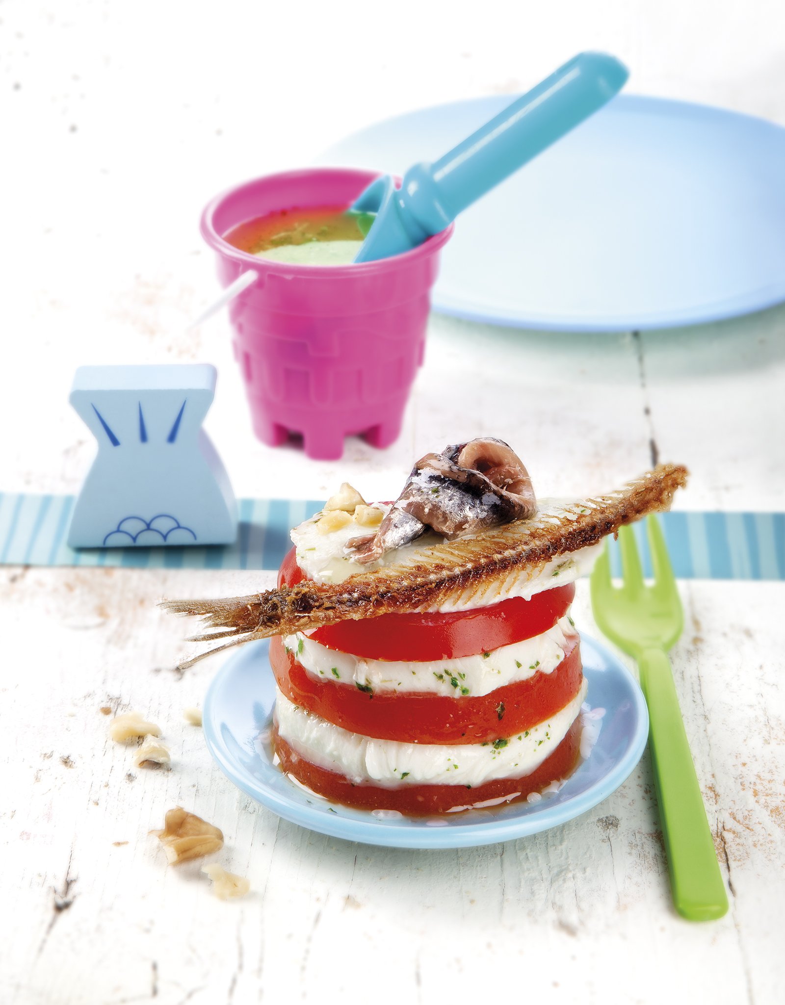 Amanida de tomàquet i mozzarella amb anxoves