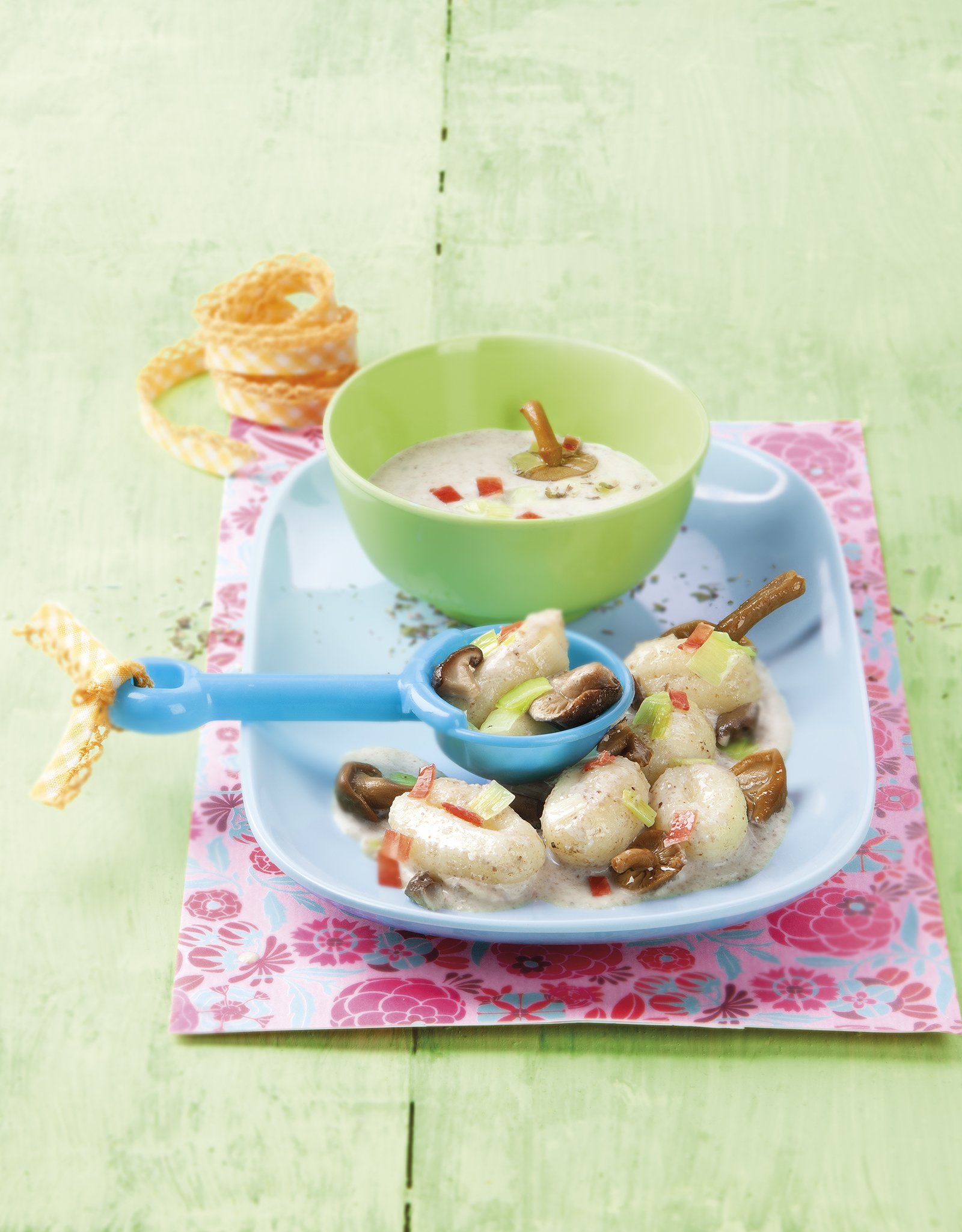 14 Nyoquis con salsa de setas y jamón