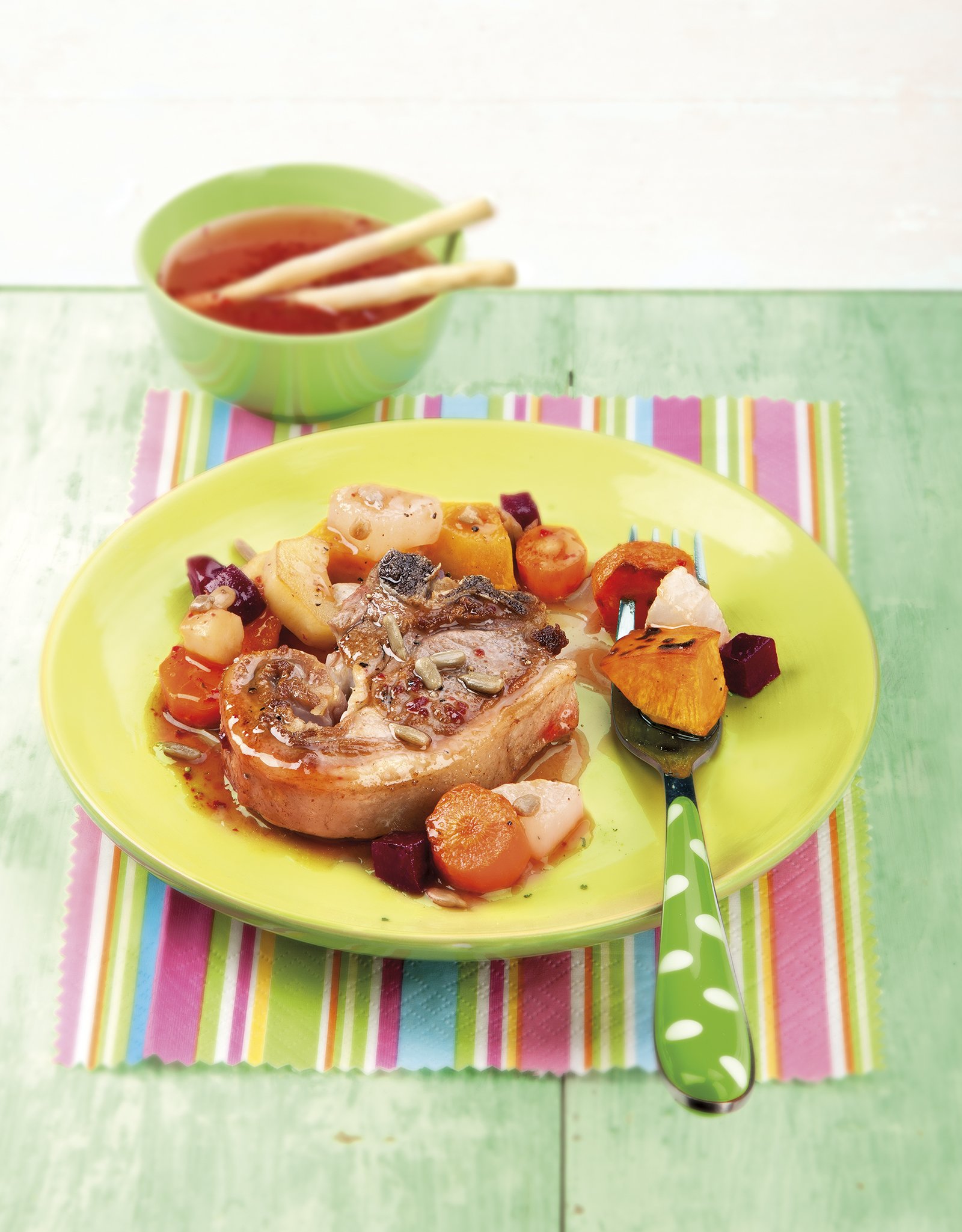 Costillas de cordero con verduras a la remolacha