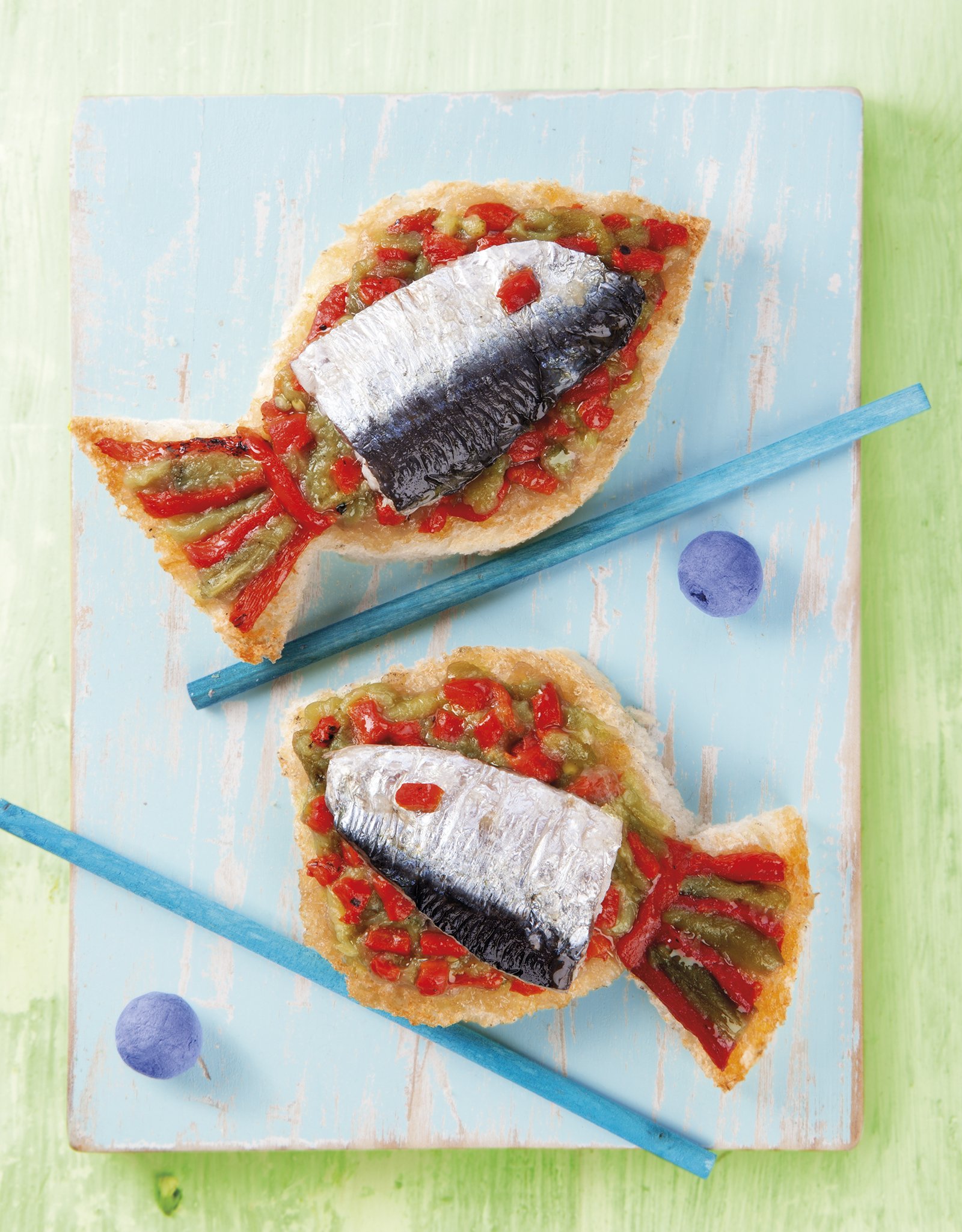 Coca de sardines amb escalivada