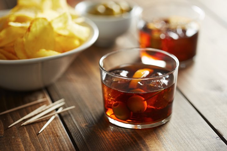 Vermú con patatas fritas / Thinkstock