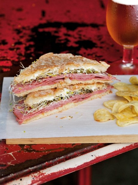 New York Deli Pastrami Sandwich