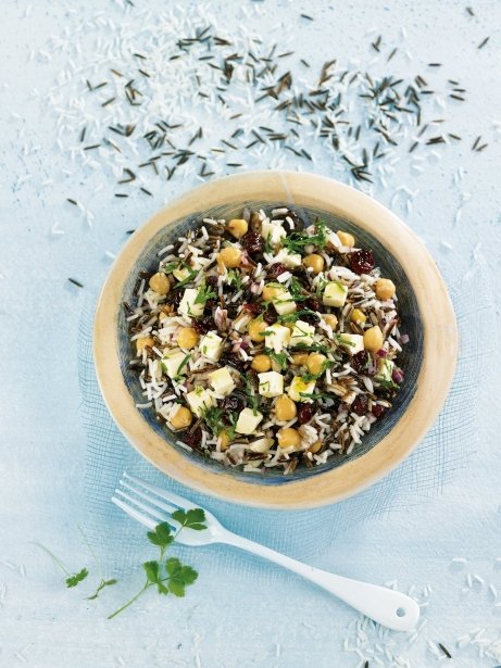 Ensalada de arroz basmati y salvaje con garbanzos y hecho