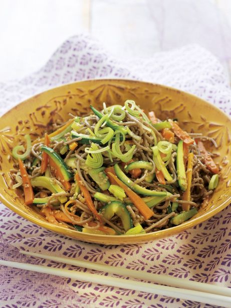 Ensalada fría de fideos soba