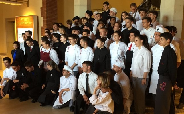 Els alumnes concursants de l'edició 2017 del Concurs de Joves Cuiners i Cambrers