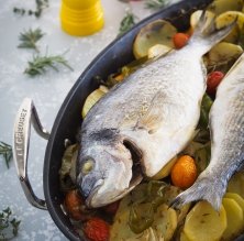 Dorada al horno con verduras