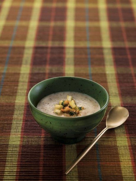 Sopa de negrillas y cacahuetes