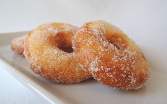 Buñuelos de manzana o donuts más sanos