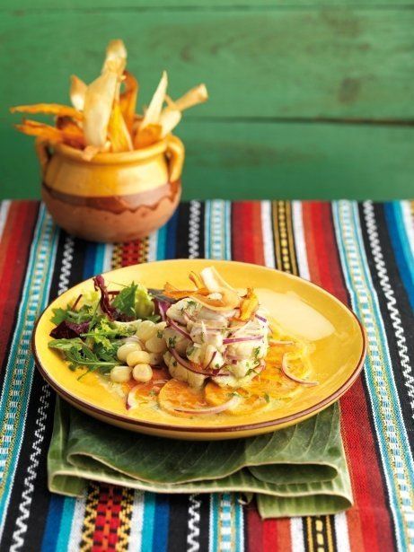 Cebiche moderno de lubina con chips de yuca y boniato