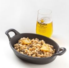 Removido de judías de Santa Pau con morcilla rasgada y setas (DOP Judías de Santa Pau)