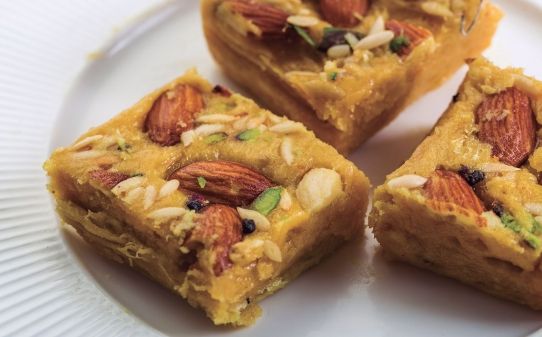 Mithai: pastelitos de almendra y pistacho