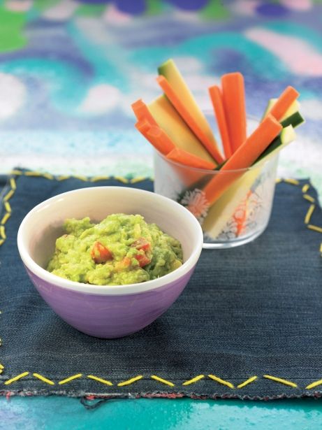 Guacamole con palillos de hortalizas