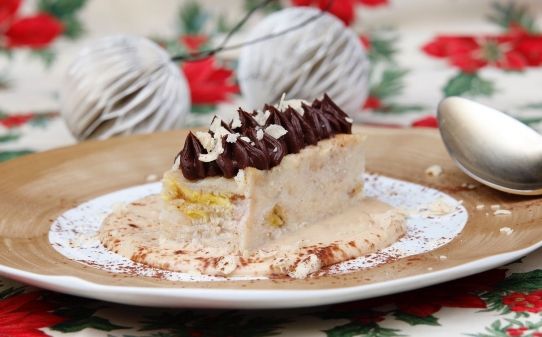 Flan de pan y plátano con crema de Jijona