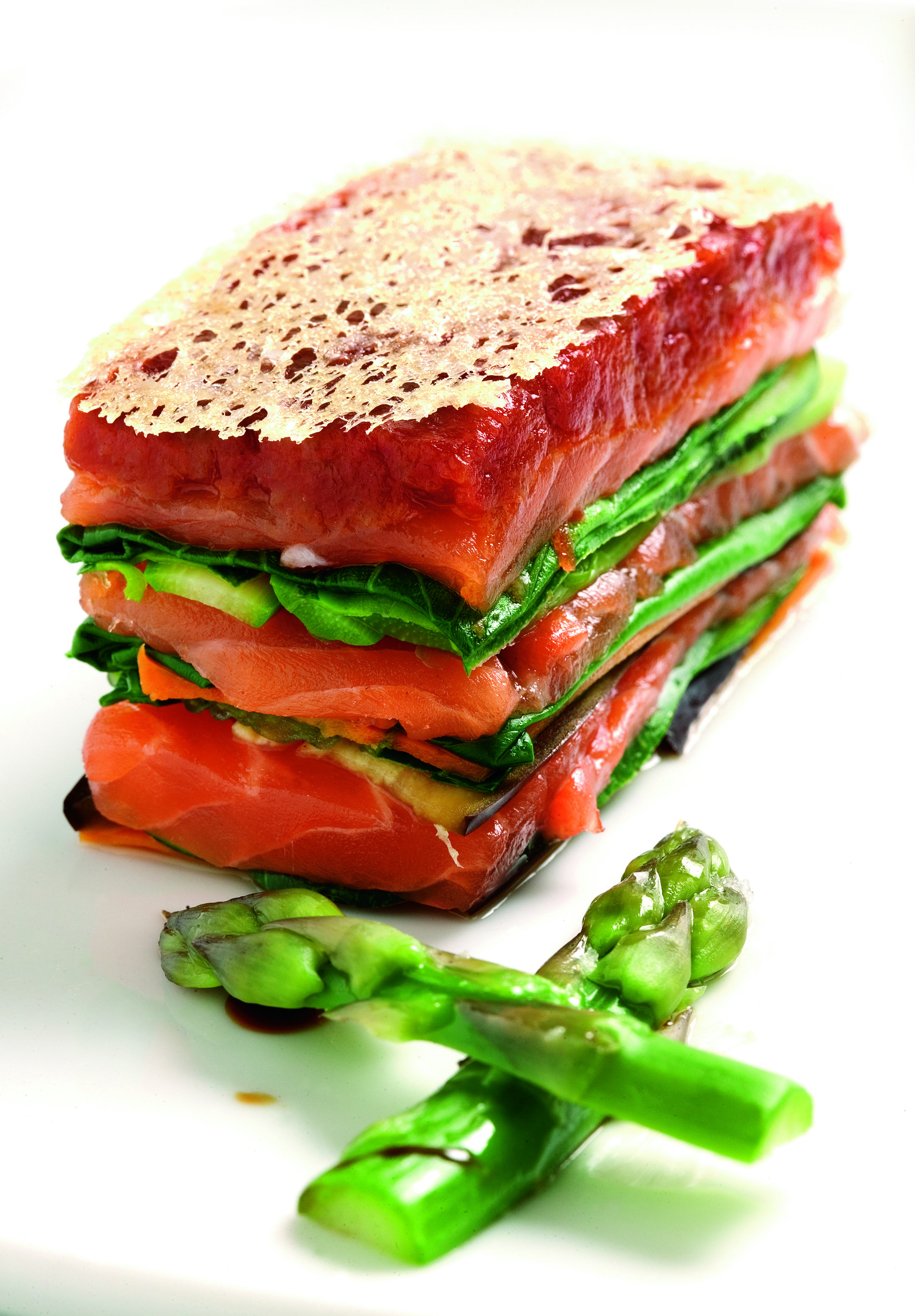 Lasanya de verdures i salmó fresc