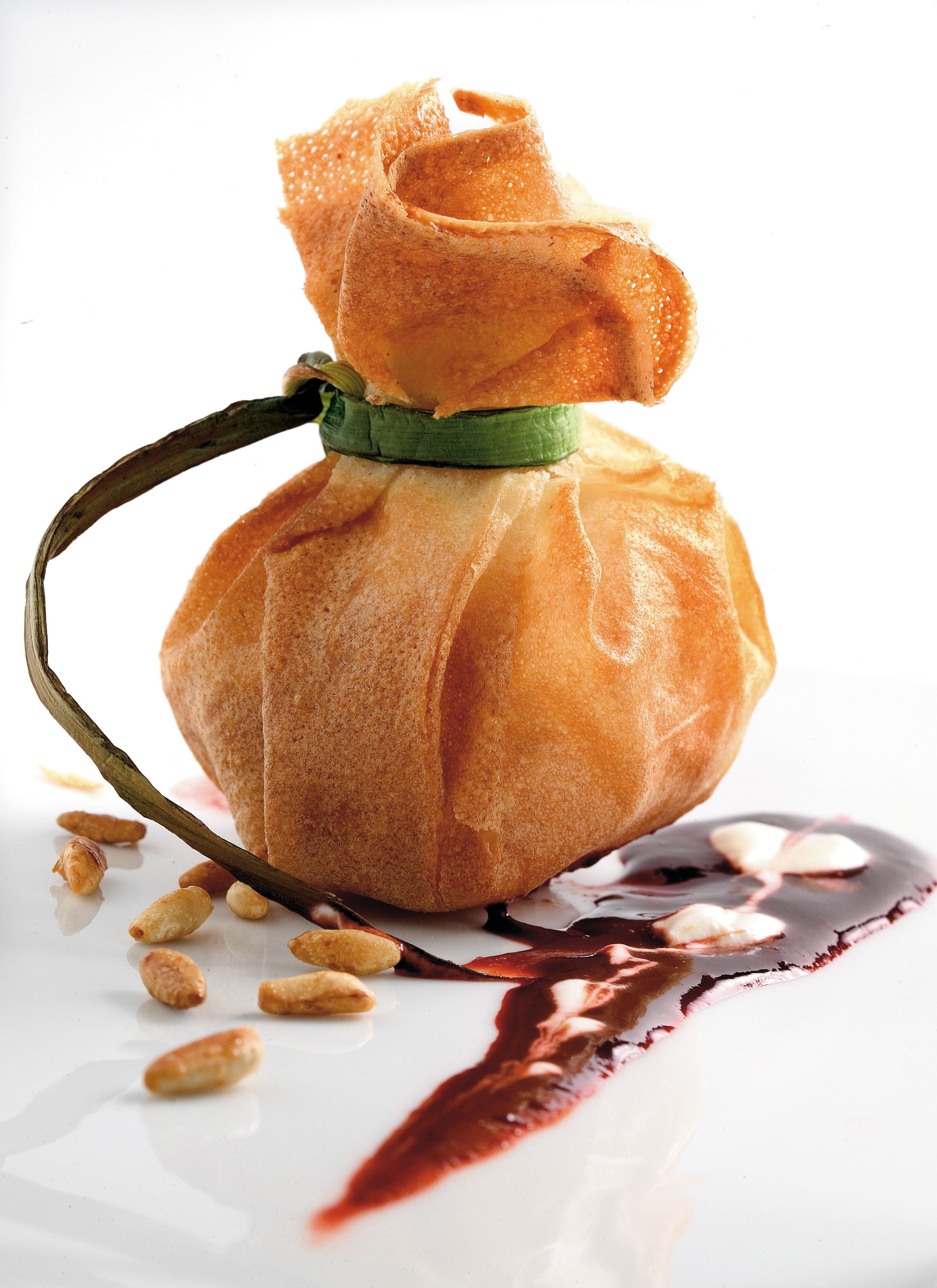 Flors de foie-gras con compota de piñones