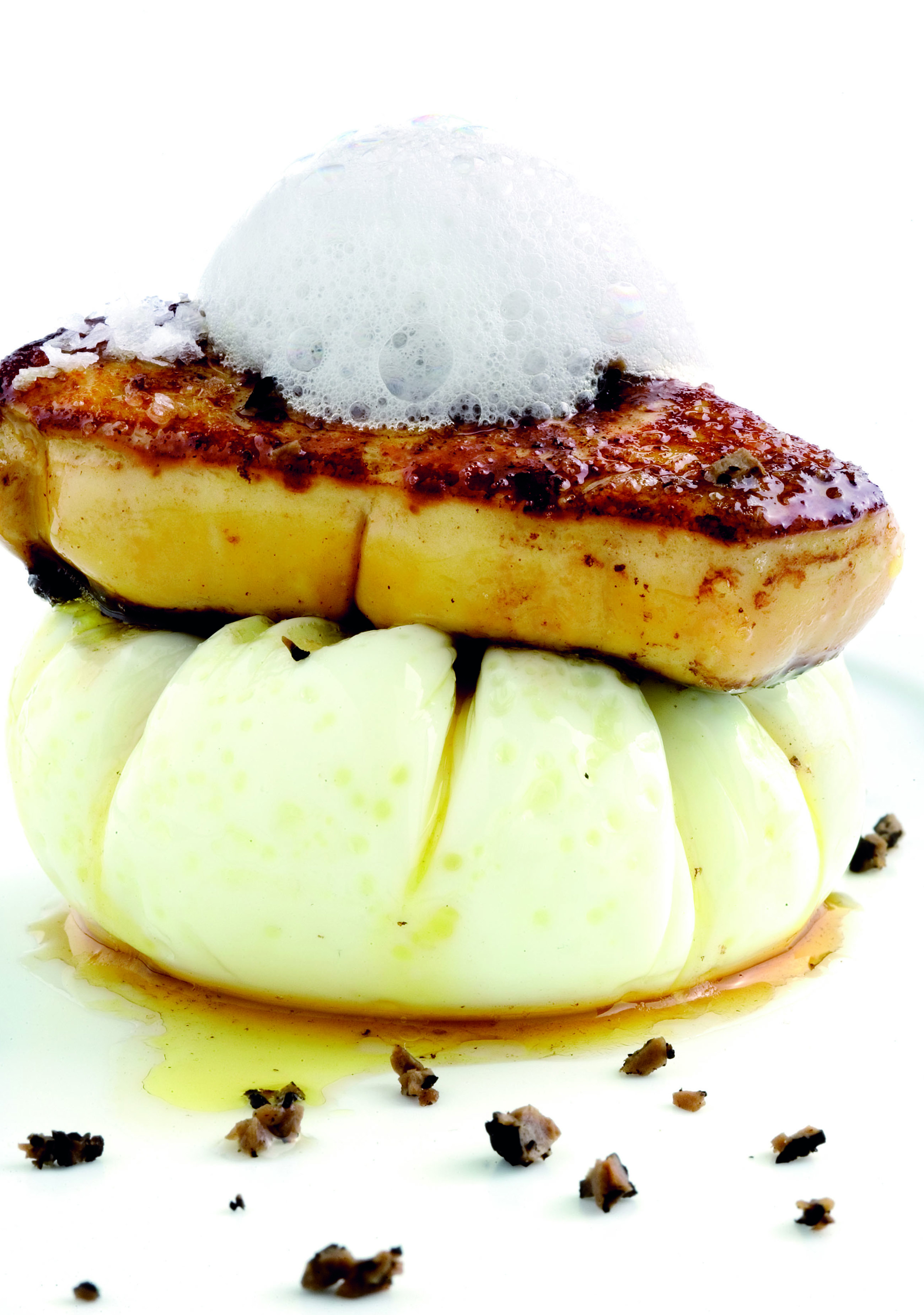 Ou escumat amb foie i aire de tòfona