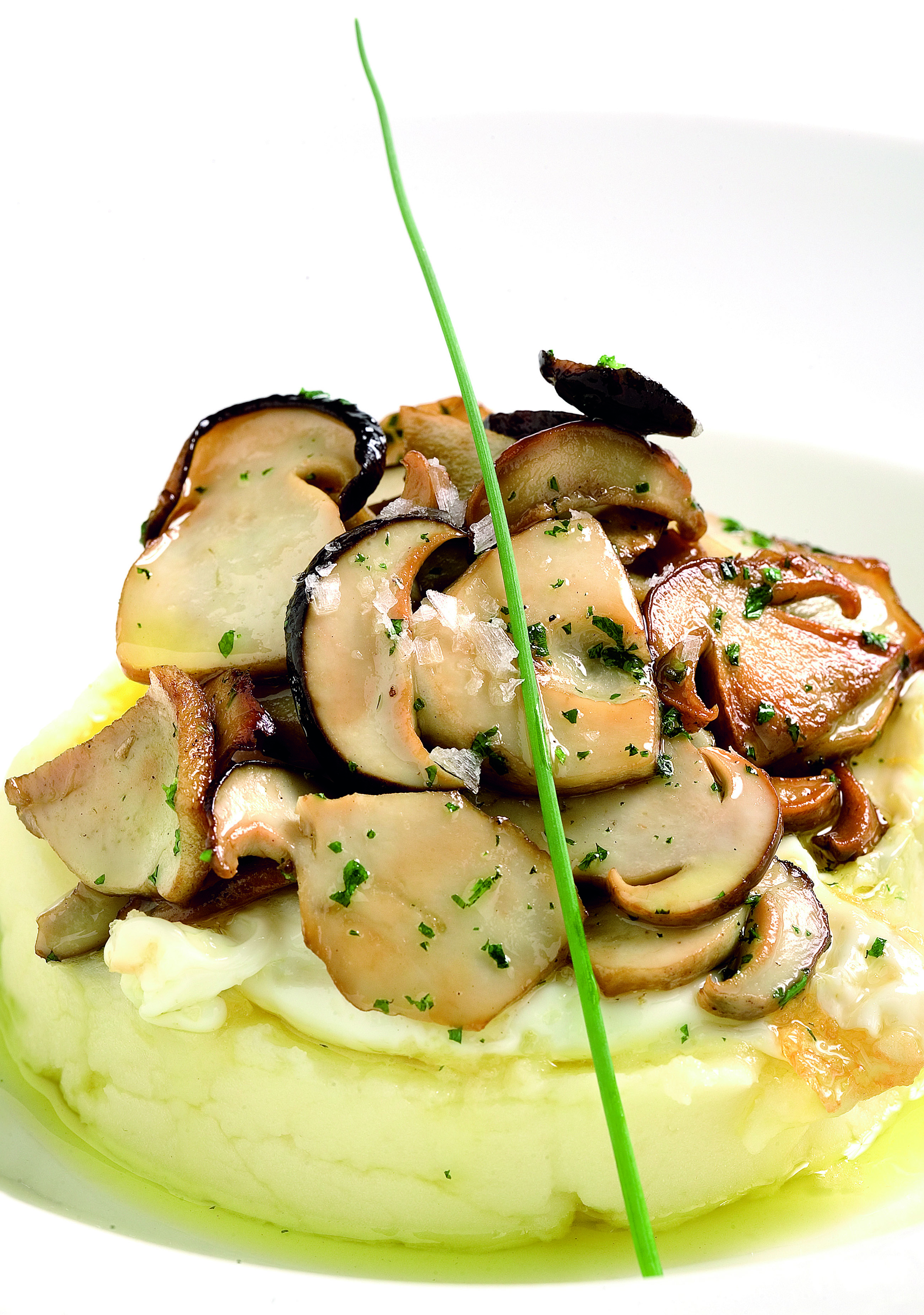 Puré de patates amb ou ferrat i ceps