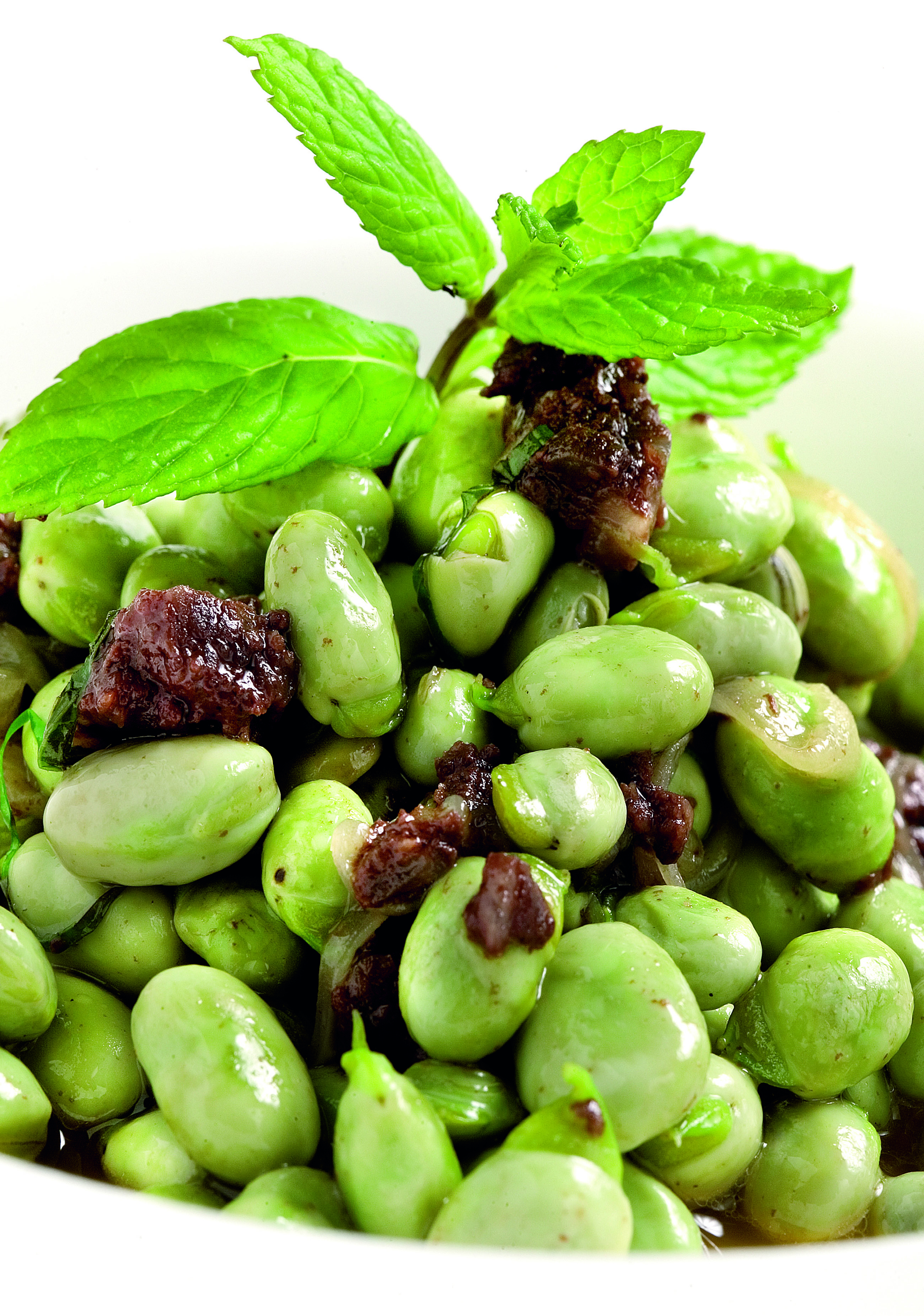 Faves ofegades amb botifarra negra