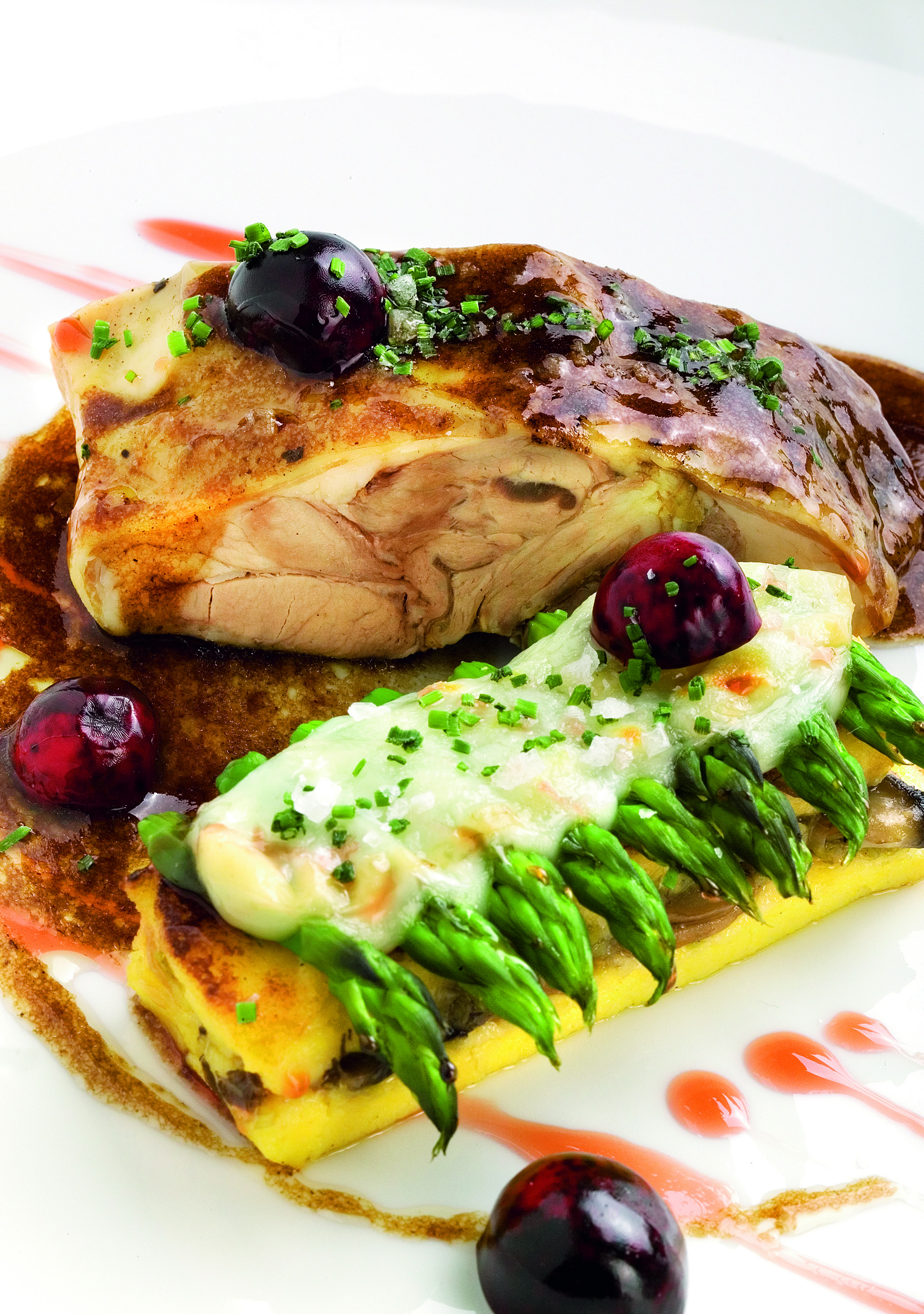 Xai de llet amb polenta i groselles