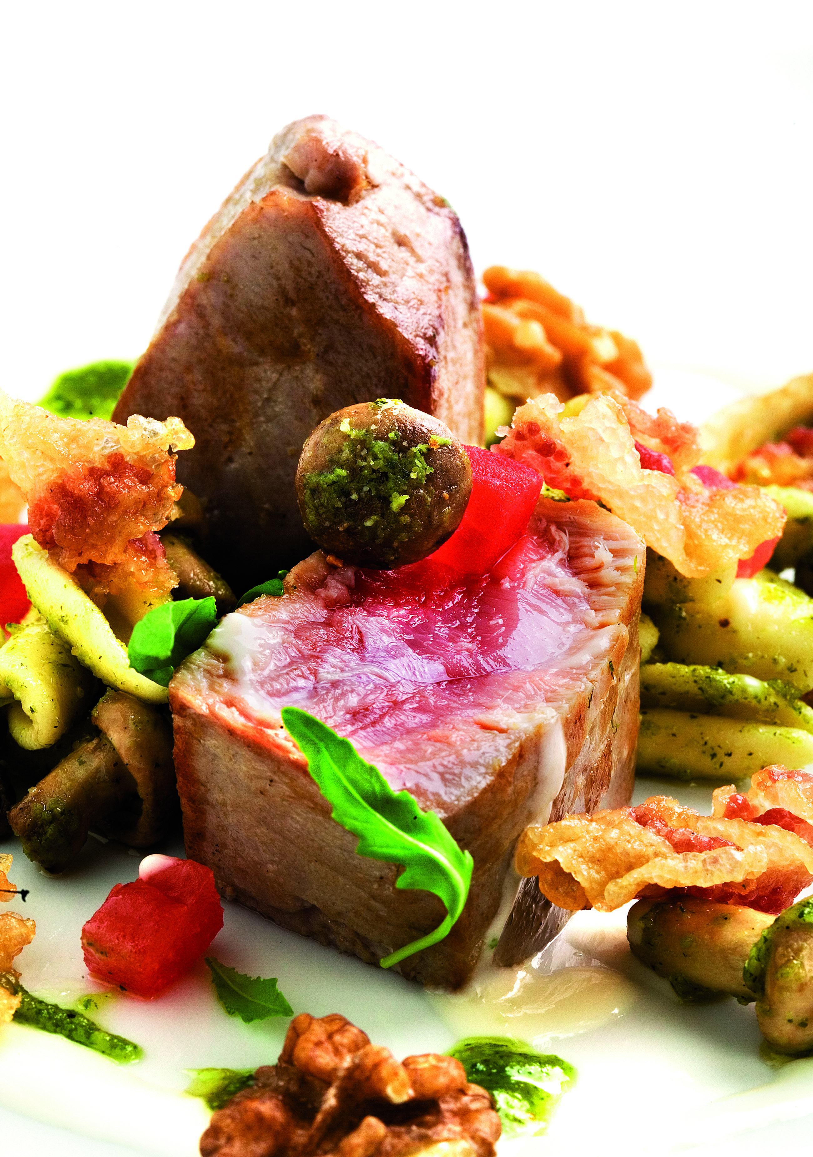 Tonyina amb crema de pebrots del piquillo