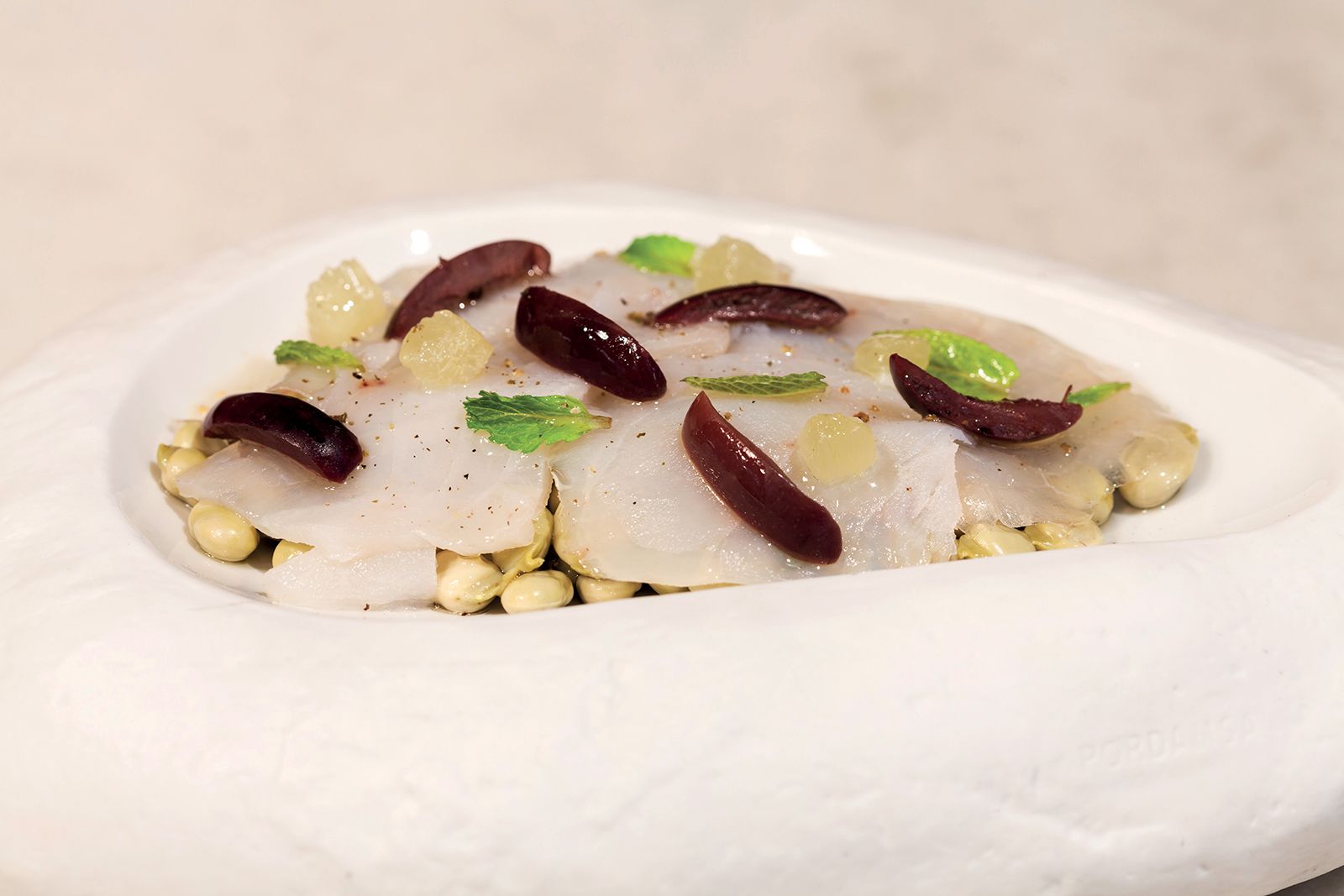 Amanida de favetes amb bacallà