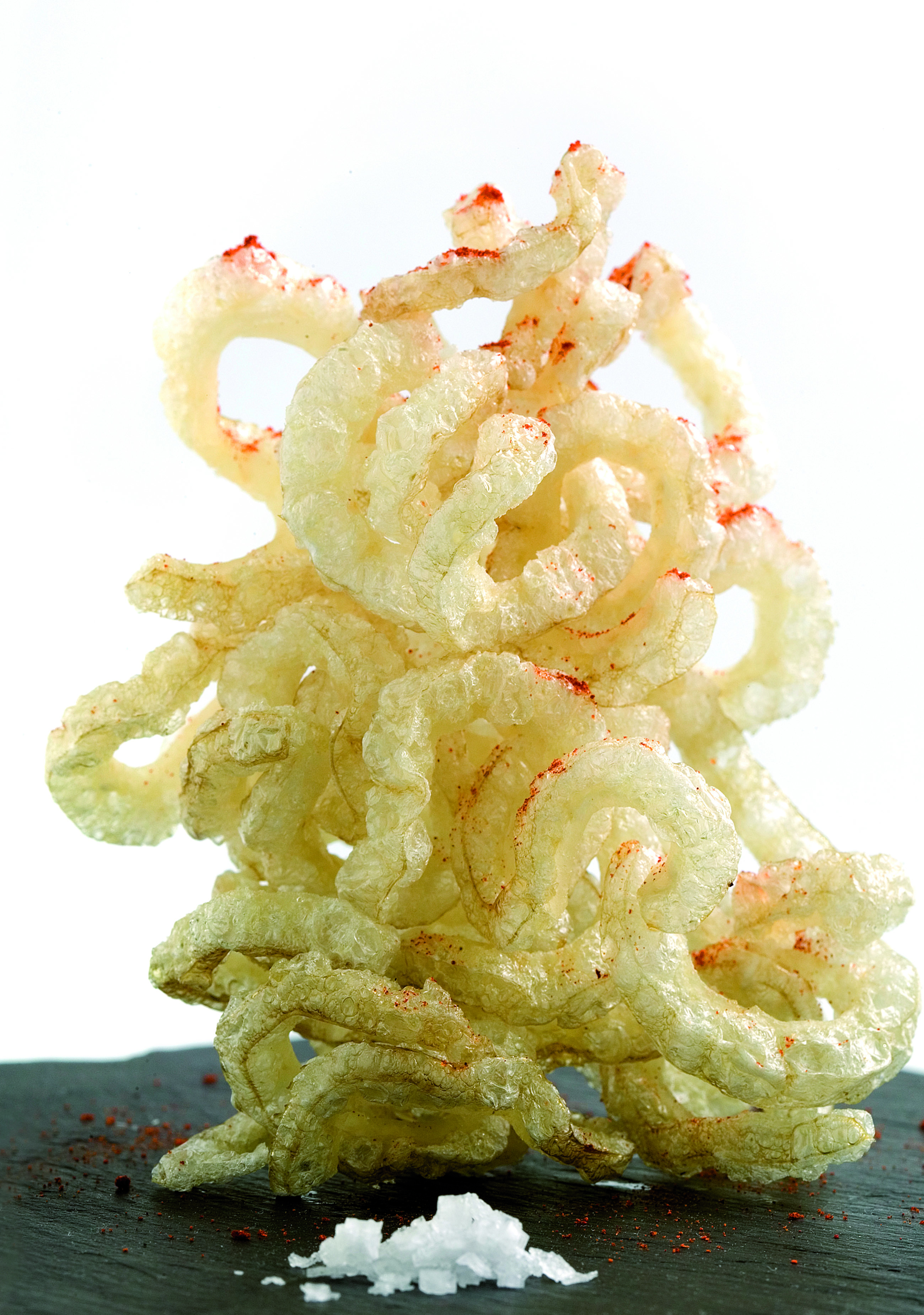 Cotna de porc cruixent amb pebre vermell fumat