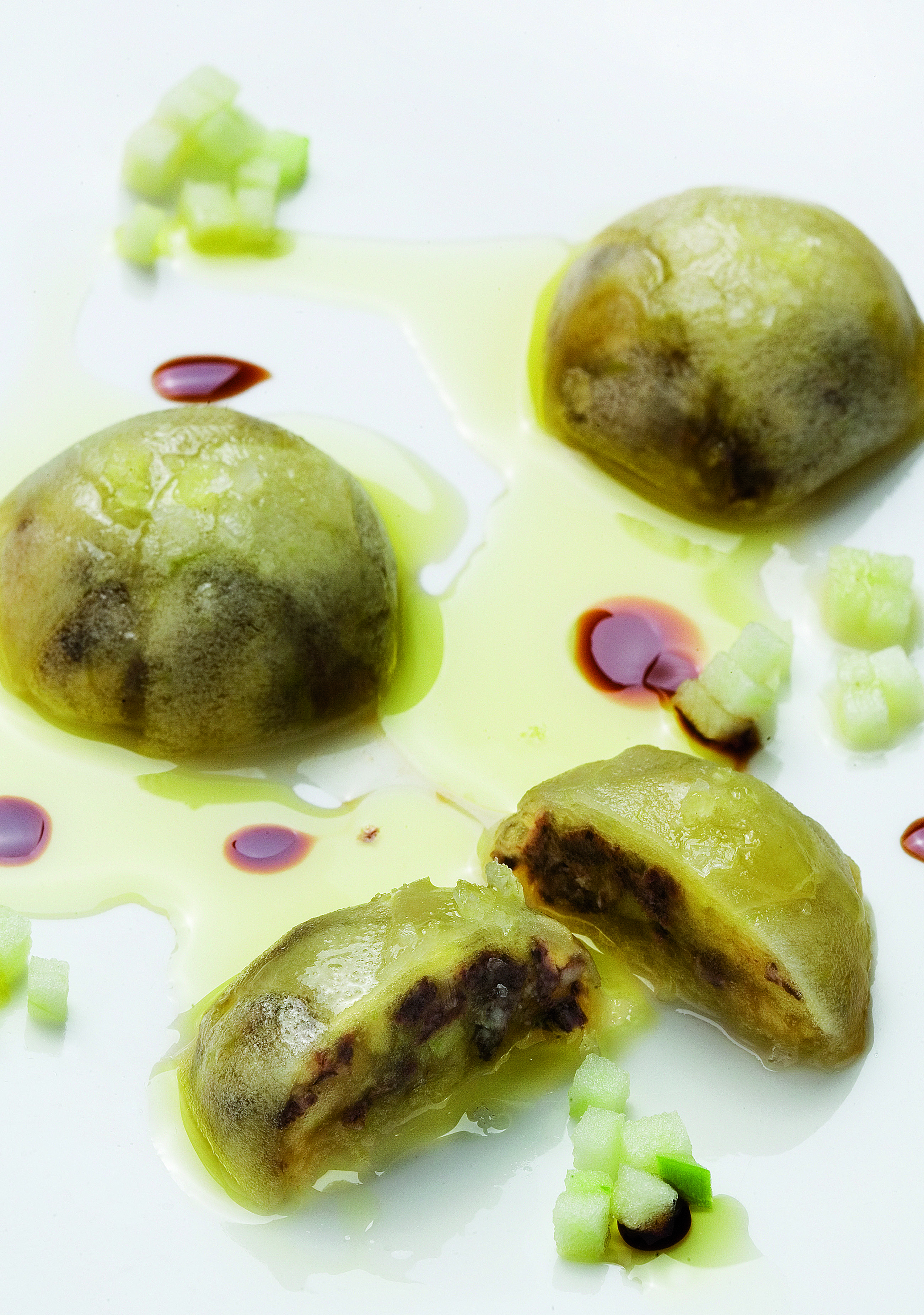 Ravioli de poma i botifarra negra