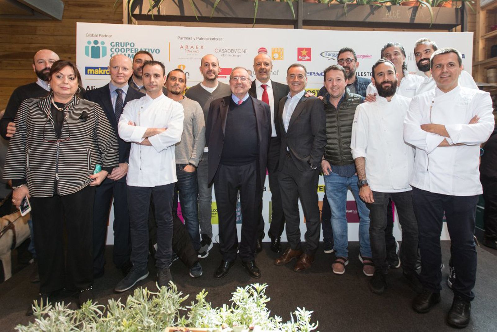Foto de grupo al acto de presentación de Alimentaría y Hostelco
