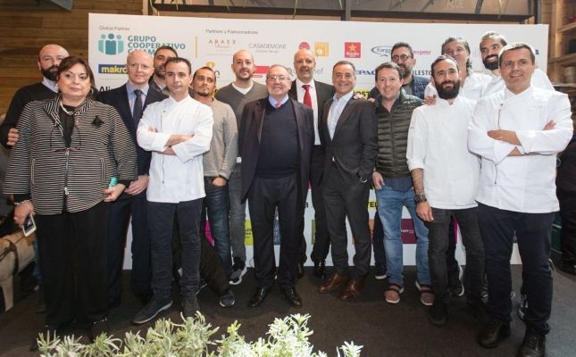 Foto de grupo al acto de presentación de Alimentaría y Hostelco