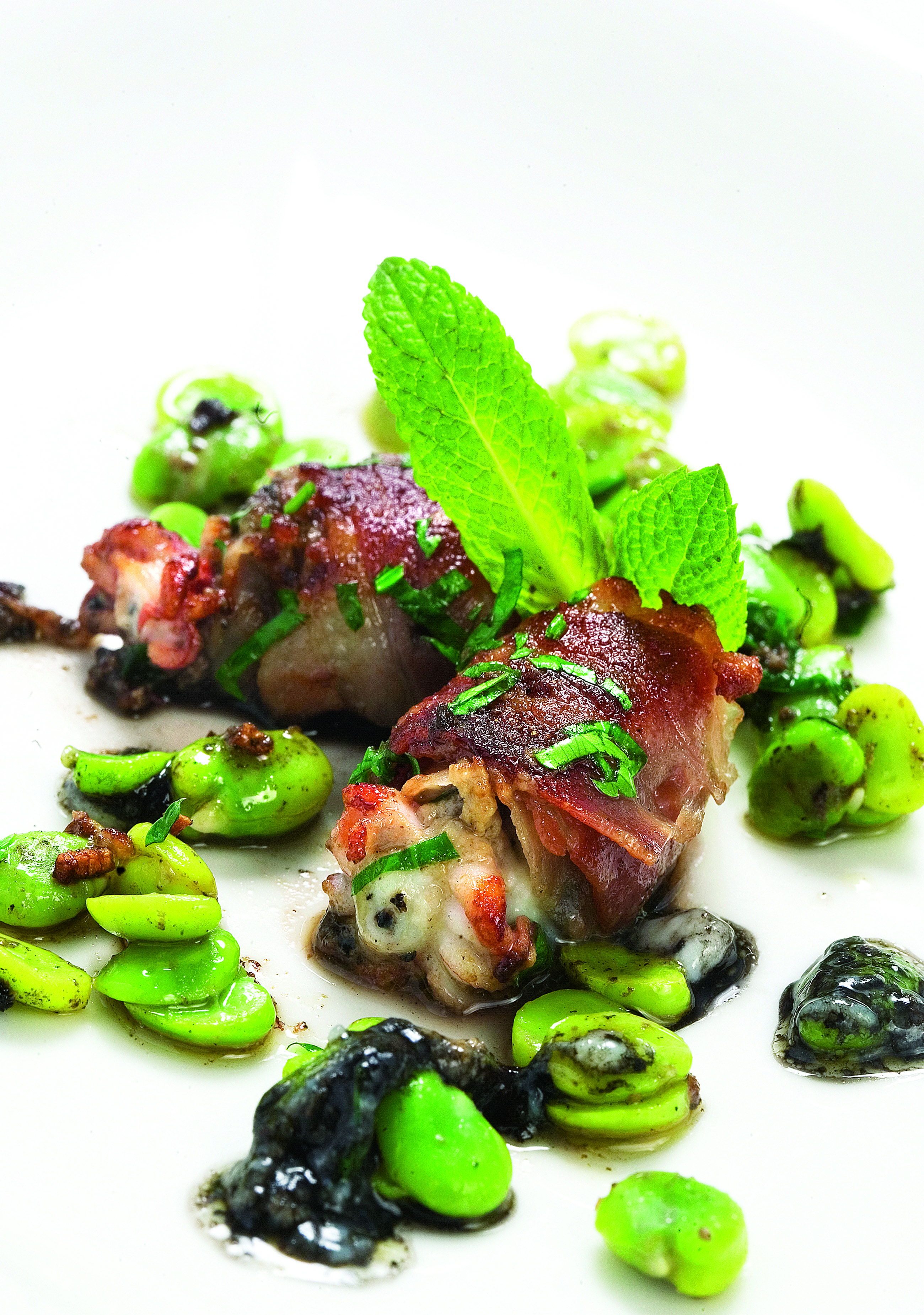 Sipietes amb favetes i cansalada viada