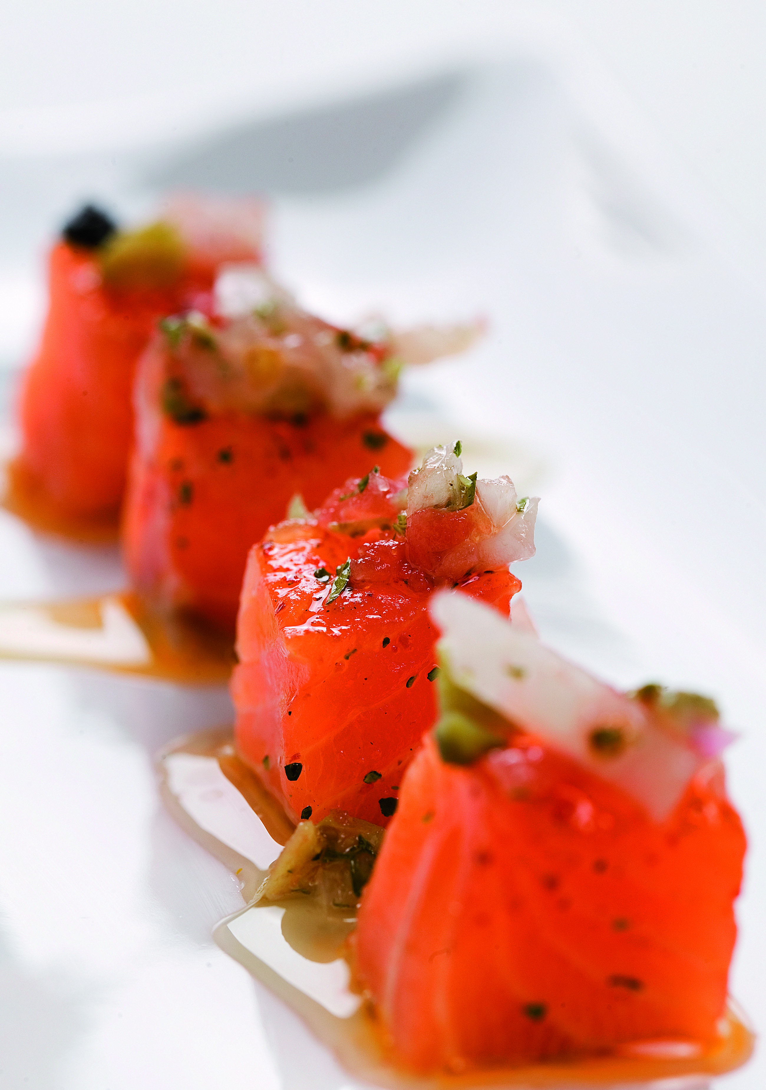 Daus de salmó marinat amb vinagreta de bolets