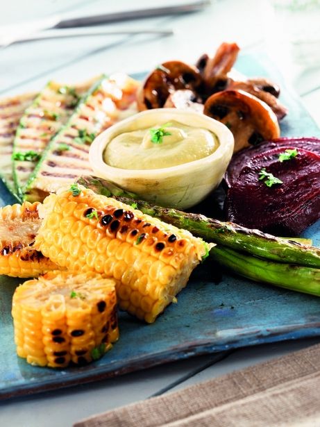 Verduras a la plancha con alioli de almendra