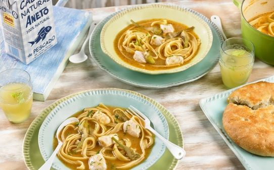 Sopa de pescado, merluza y alcachofas