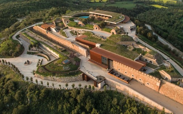 El complex de la Fortalesa de Sant Julià de Ramis / Jordi Mas i Lloveras