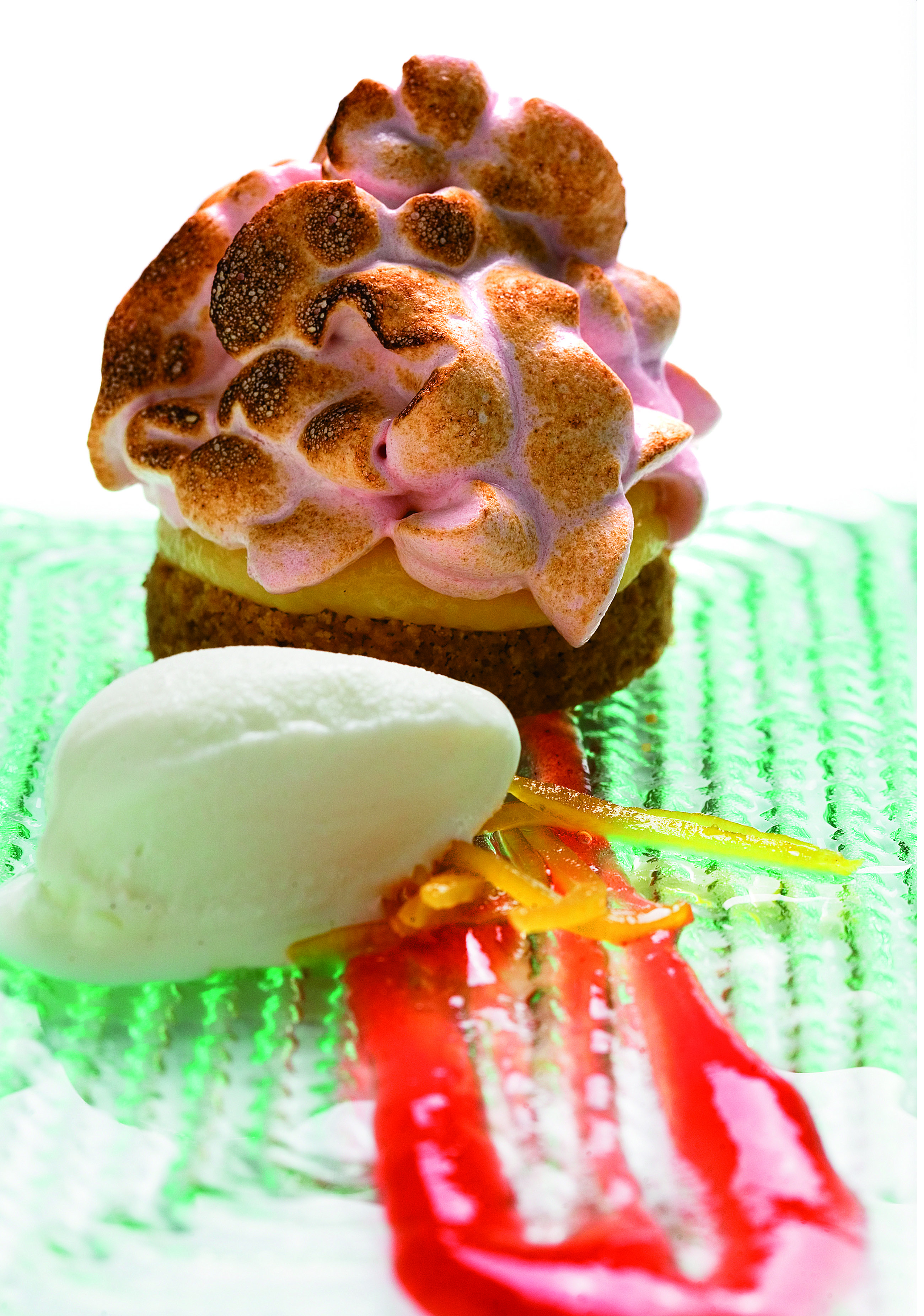 Pastís de llimona i maduixa amb sorbet de iogurt