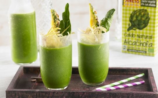 'Smoothie' de caldo de alcachofa, espinacas y piña