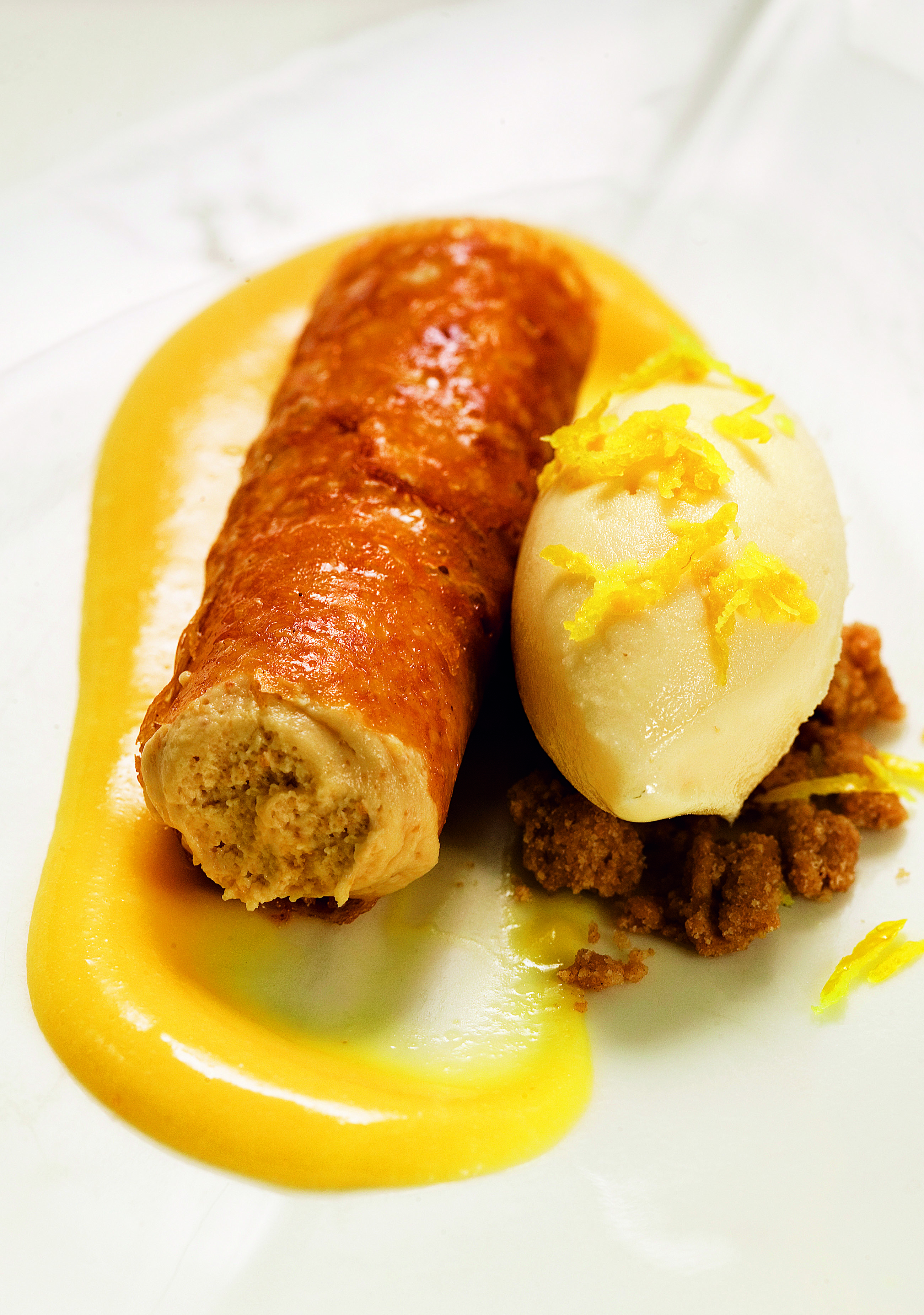 'Mousse' de torró amb gelat de llet merengada