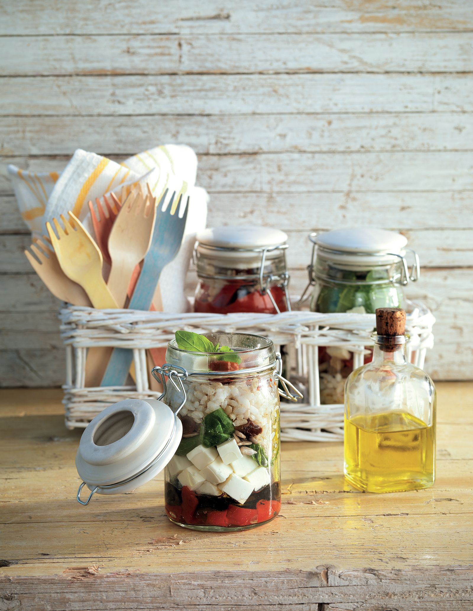 Amanida d'arròs, espinacs, tomàquet sec i feta