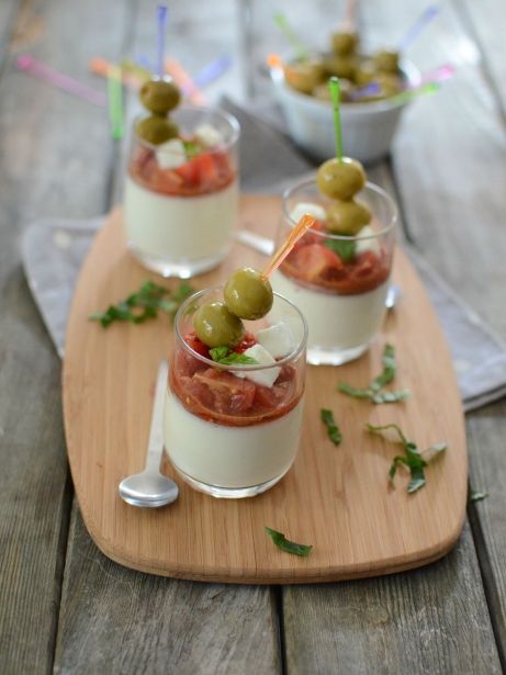 Pannacotta de mozzarella y tomate