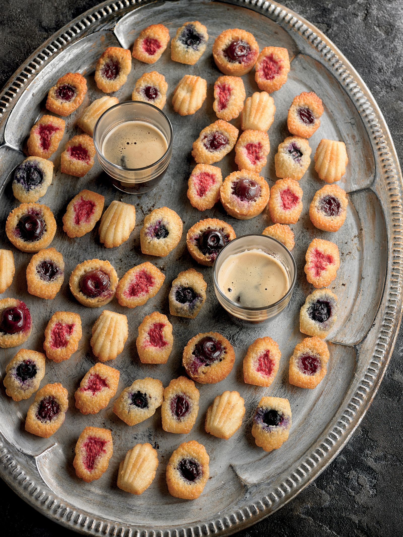 Financiers d'avellana i fruites vermelles