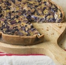 Quiche vegana de col llombarda i porros