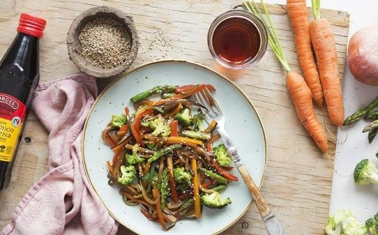 Verduras salteadas con espárragos al balsámico