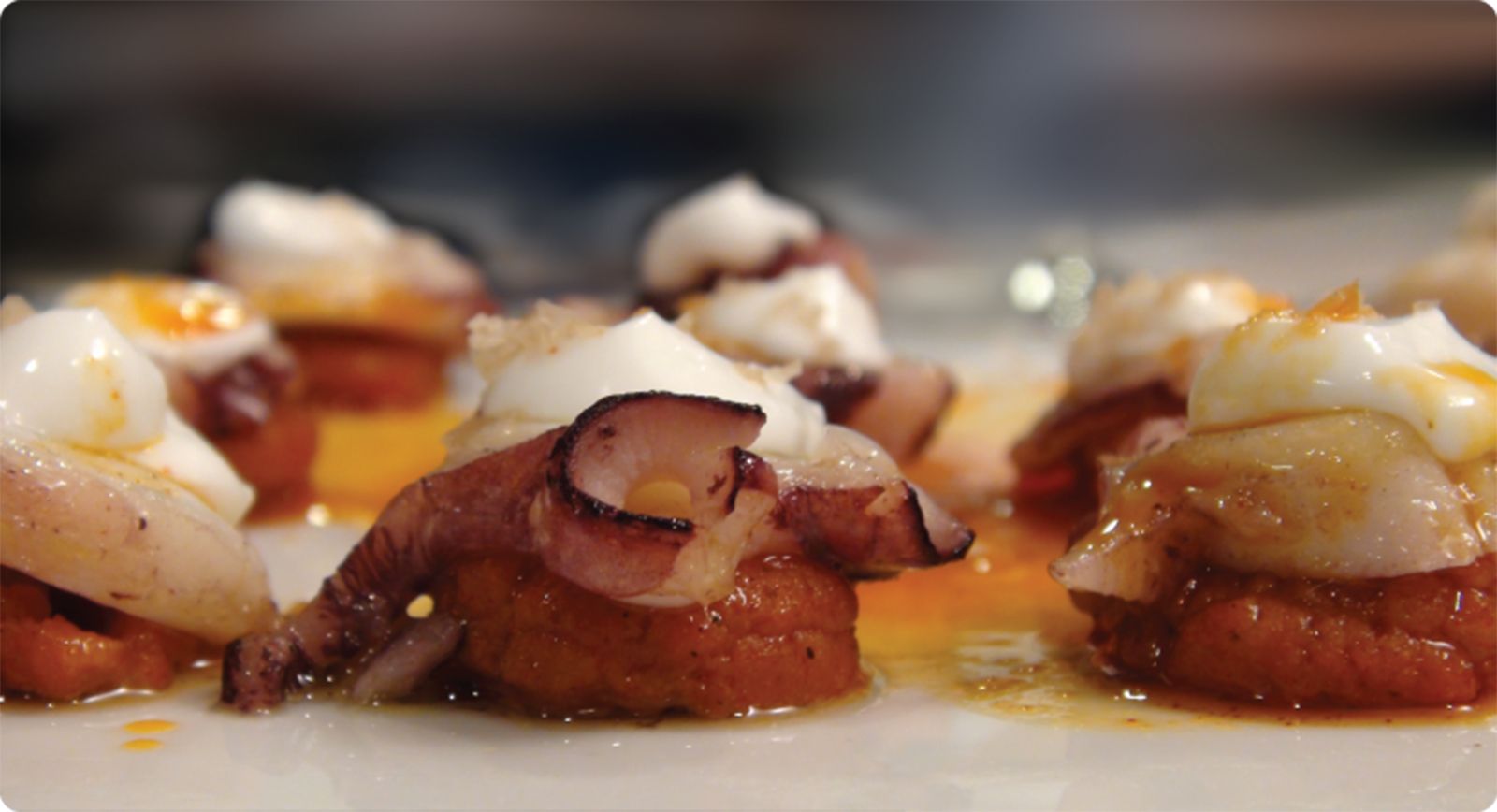 Pop amb puré cremós de patata, mantega Cadí DOP i pebre vermell