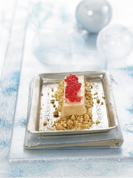 Turrón de foie micuit y crumble de almendra