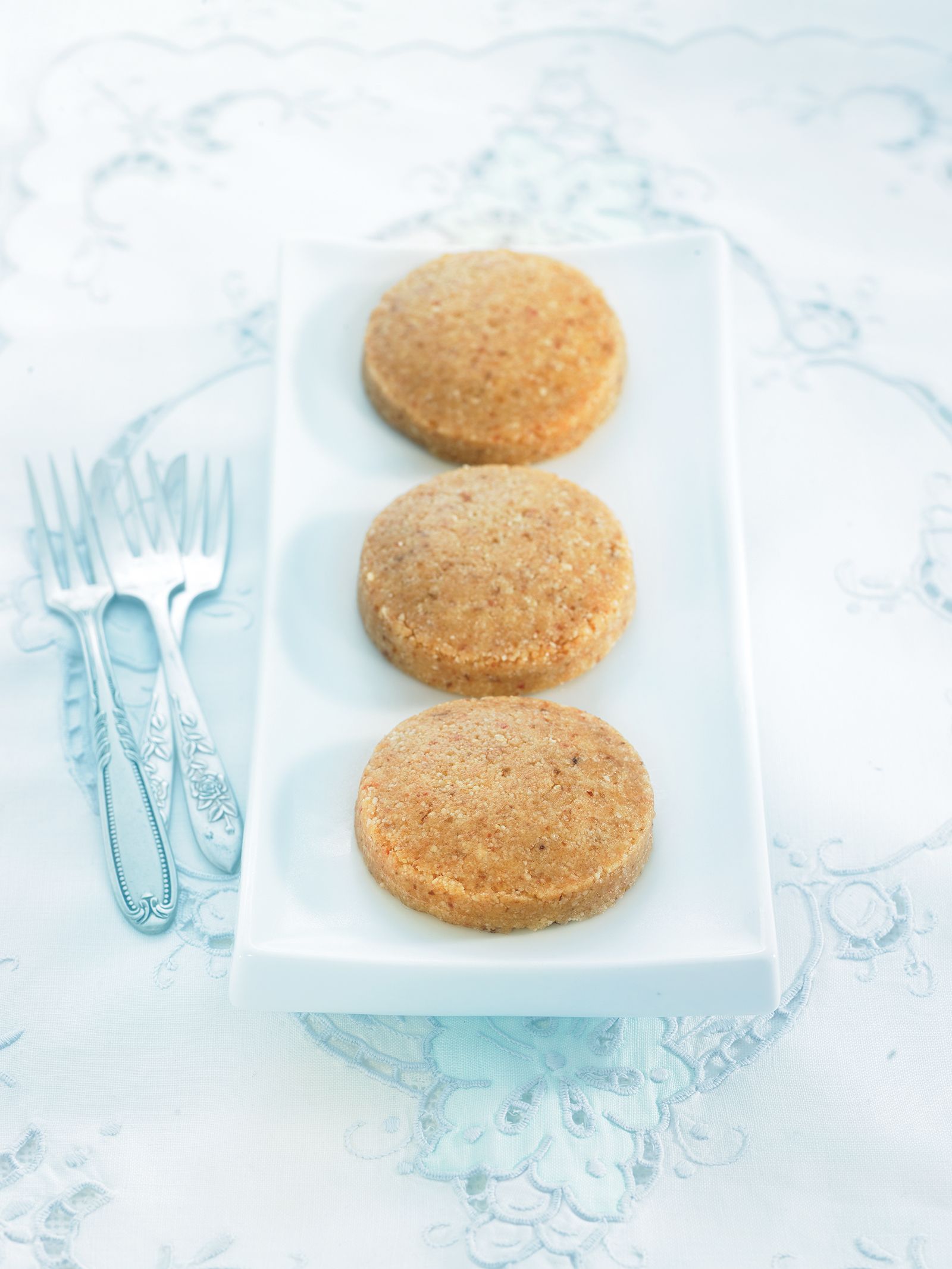 Polvorons amb ametlles i dàtils